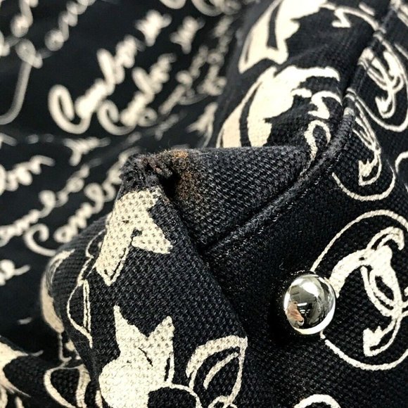 CHANEL With mirror charm Camellia Logo Bucket Drawstring Shoulder Tote Bag - Picture 7 of 16